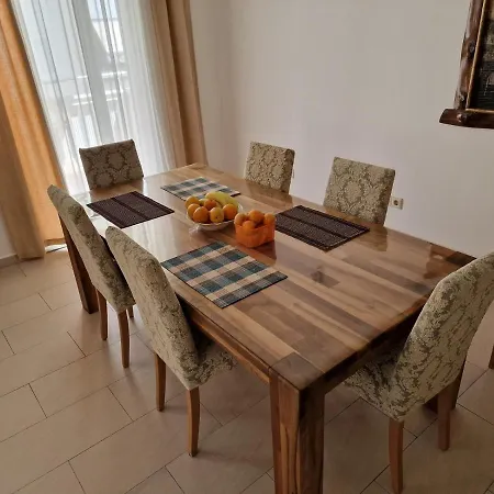 Aquadoria Grand Apartment Budva